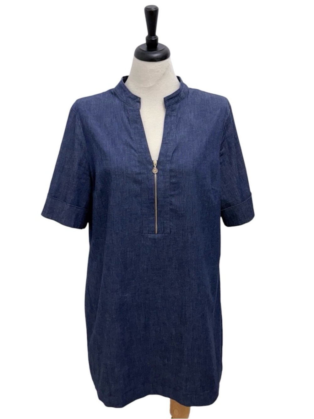 Anne Klein Blue Chambray Split V Neck Zipper Roll Tab Short Sleeve Shift Dress